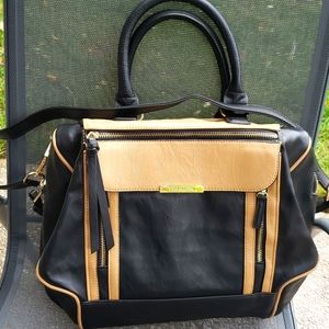 Steve Madden shoulder bag tan and black with strap